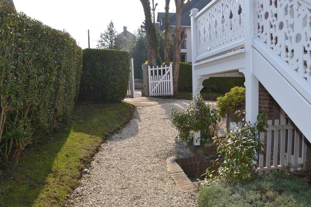 Guesthouse La Mascotte Villers-sur-Mer Eksteriør bilde