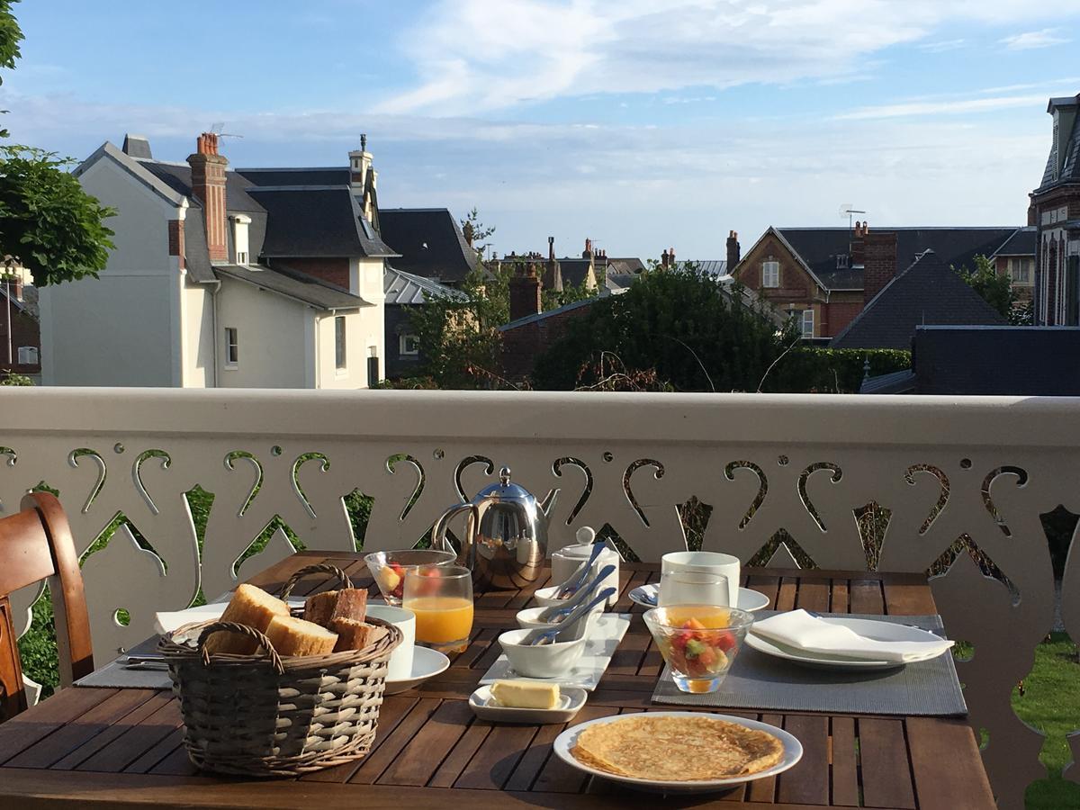 Guesthouse La Mascotte Villers-sur-Mer Eksteriør bilde